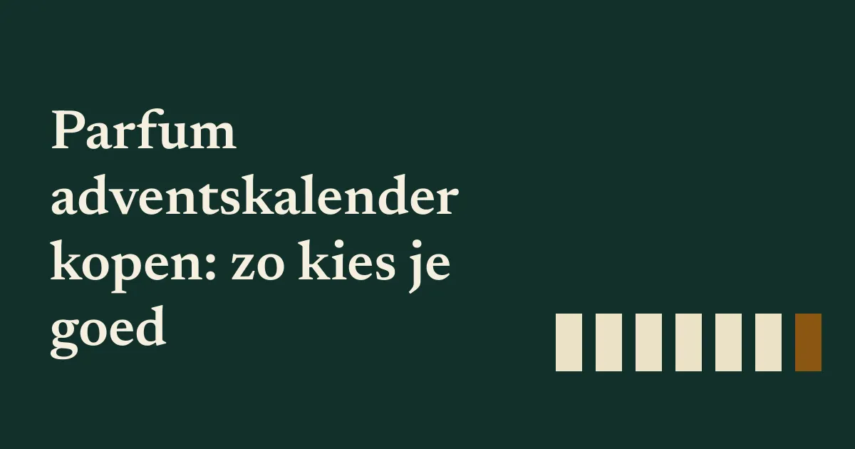 Adventskalender met deurtjes naast een parfumflacon op een tafel